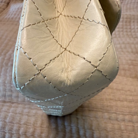 Small Chanel reissue flap - Picture 3 of 7